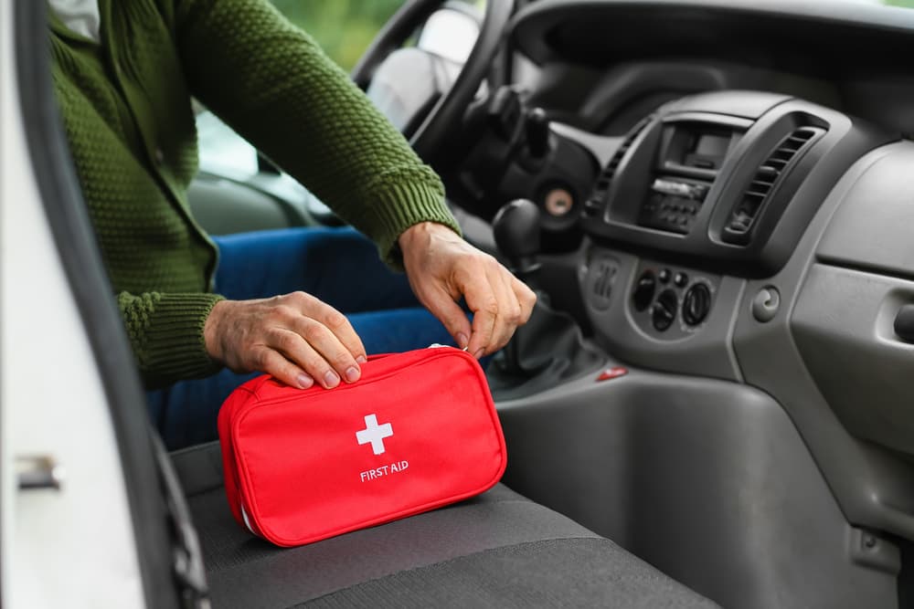 What are the Requirements for a Truck Emergency Kit?